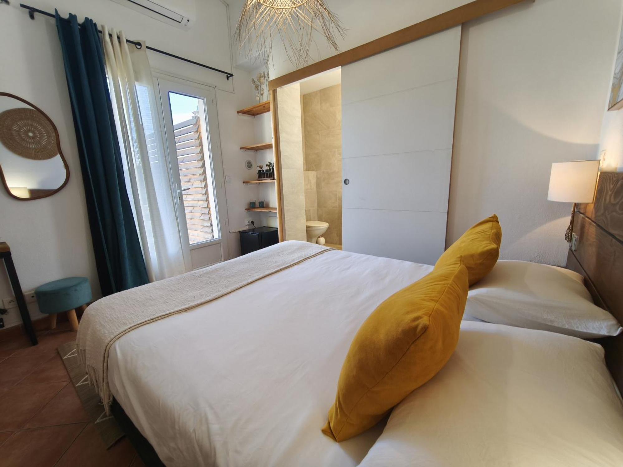 Chambres Isula Bella Figari  Exteriör bild